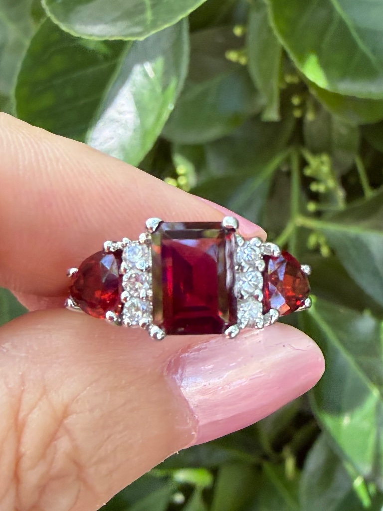 Garnet Red Color Glass Paste Trilogy Past Present Future Silver Tone Metal Ring